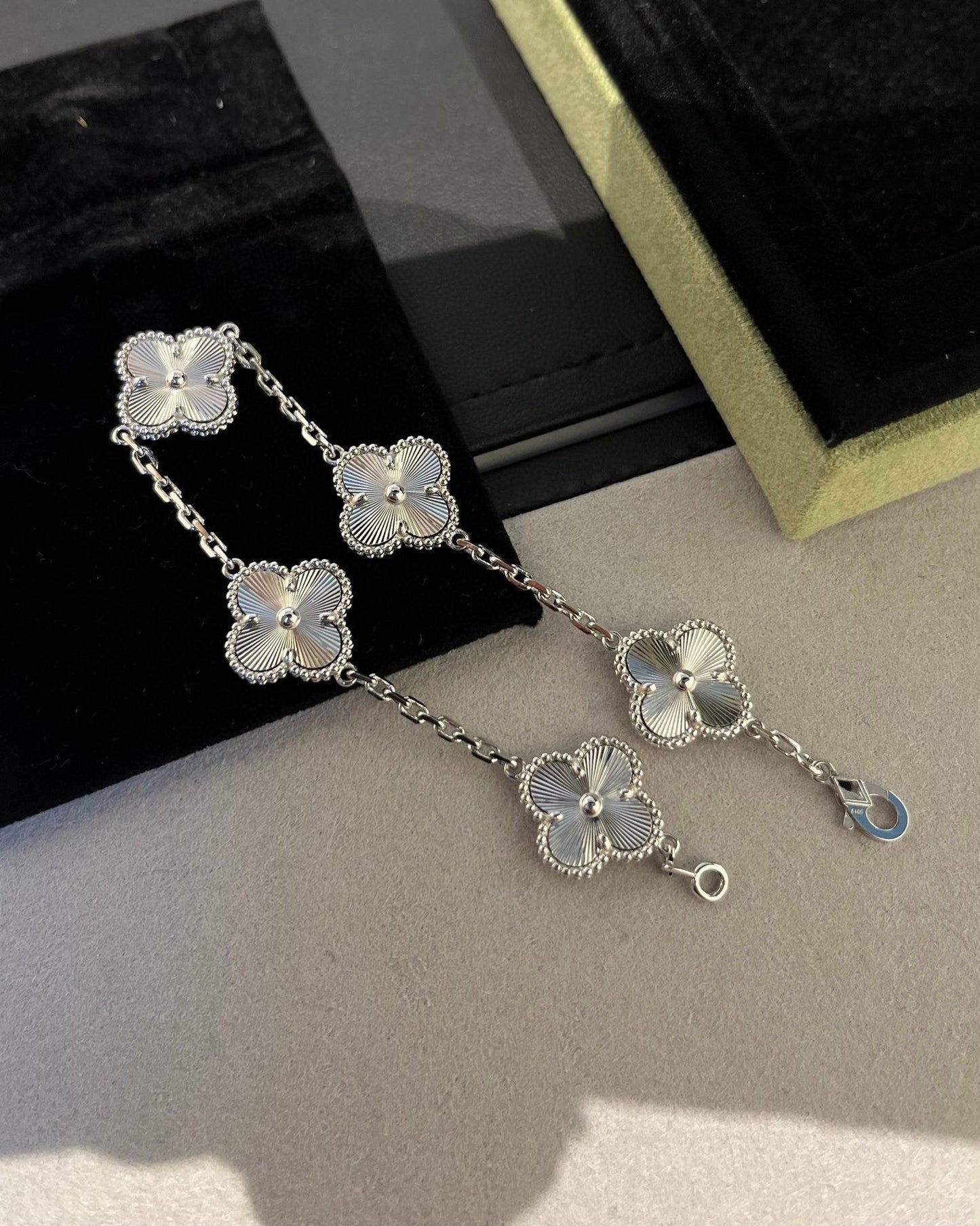 [Glow Jewelry]New  CLOVER 5 MOTIF LASER BRACELET COLLECTION